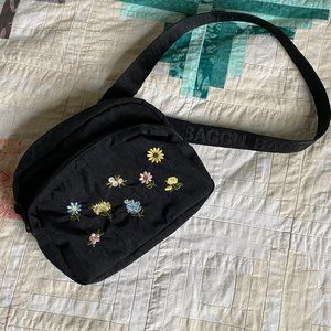 BAGGU • Fanny Pack • Black Ditsy Floral